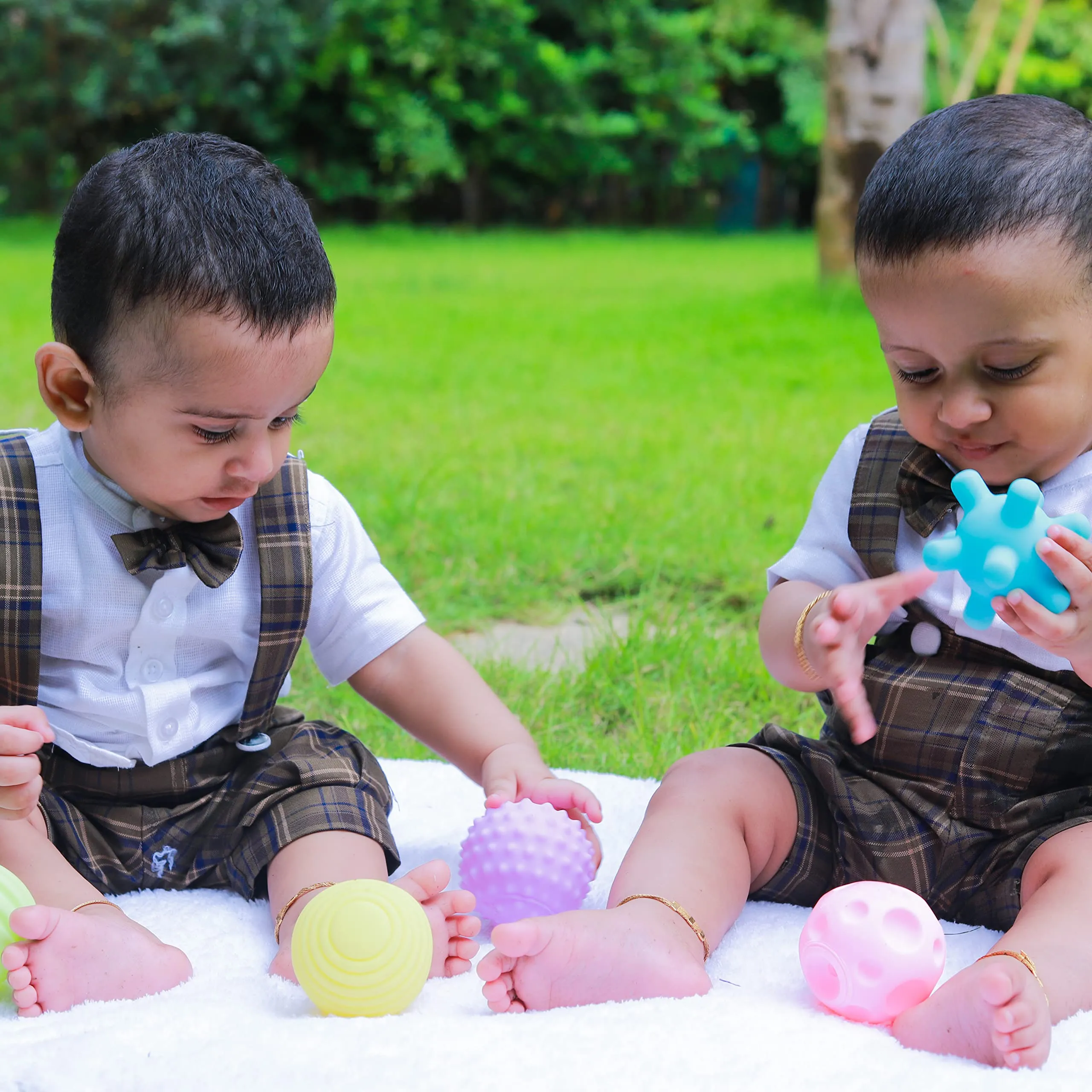 B4BRAIN Sensory Balls Toys Pack of 6 | Colourful Squeaky Ball | Soft Ball for 0-3 Year Babies for Brain Development Soft Silicone Rubber Balls(Squash, Multicolored)