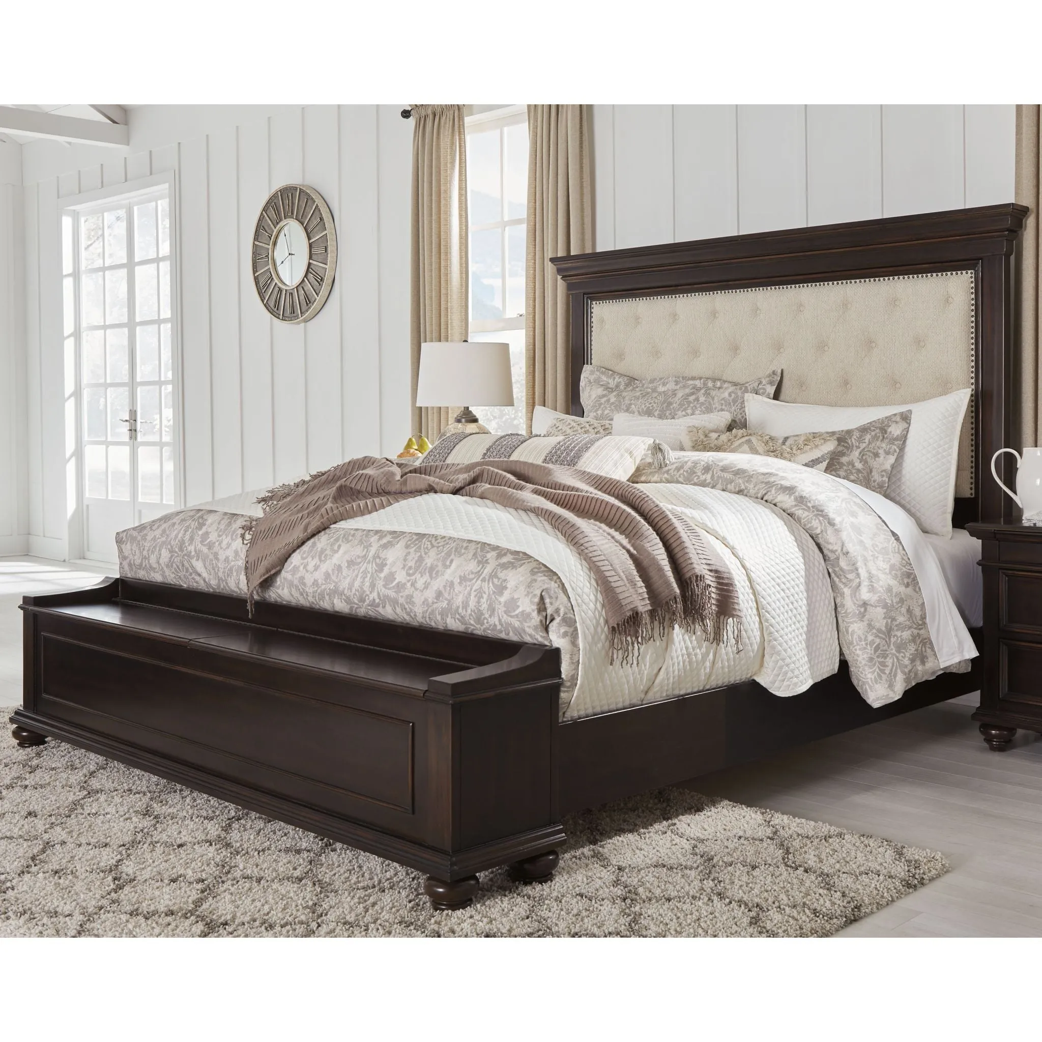 Brynhurst 3 Piece Upholstered Bed