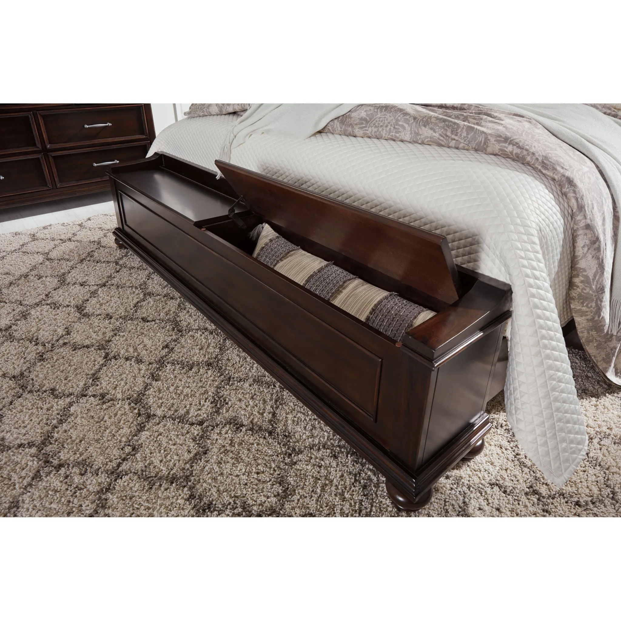 Brynhurst 3 Piece Upholstered Bed