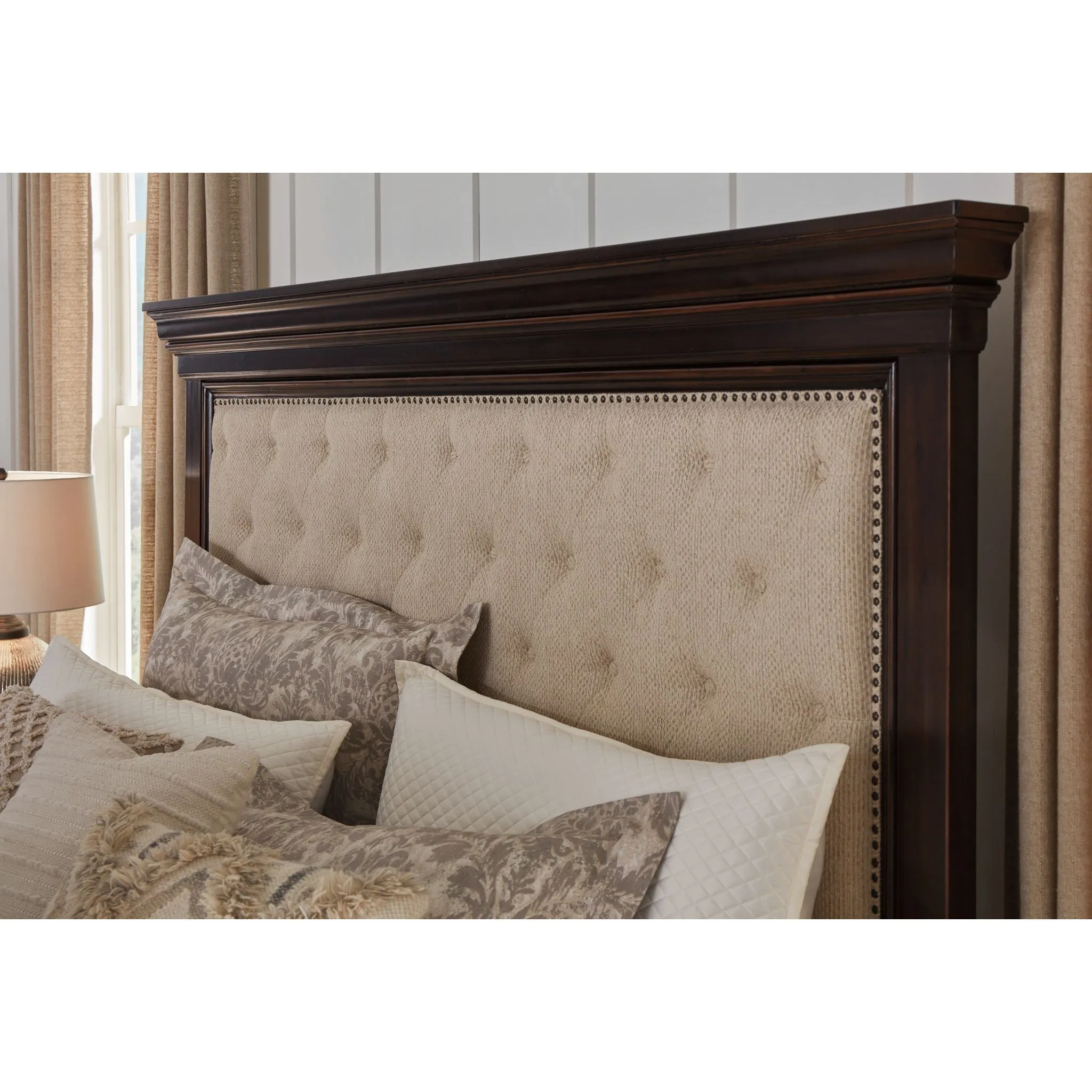 Brynhurst 3 Piece Upholstered Bed