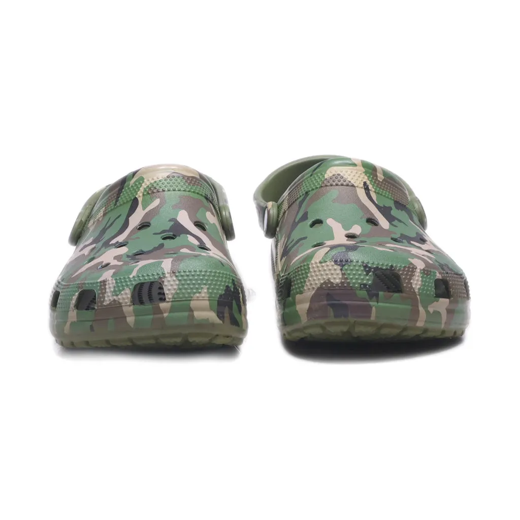 Crocs Classic Printed Camo Clogs Eva Green Colour For Men