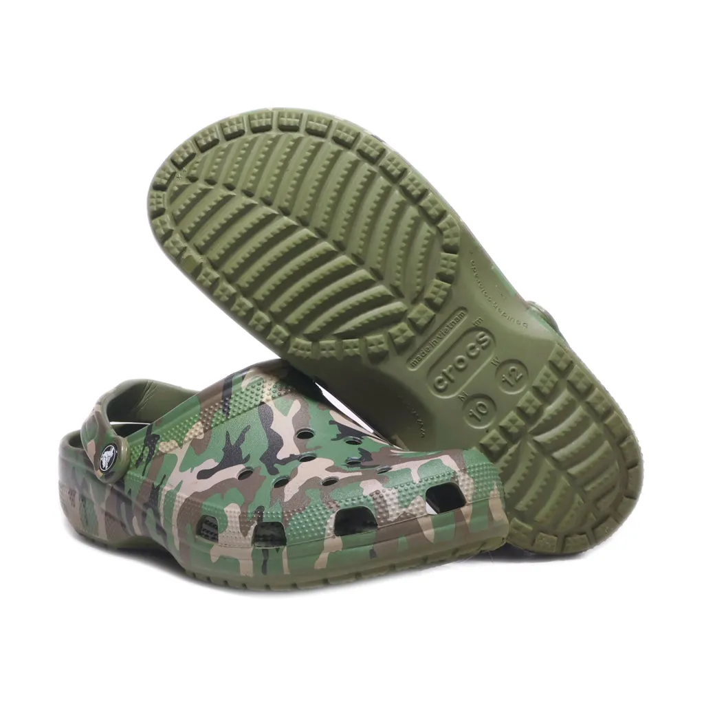 Crocs Classic Printed Camo Clogs Eva Green Colour For Men