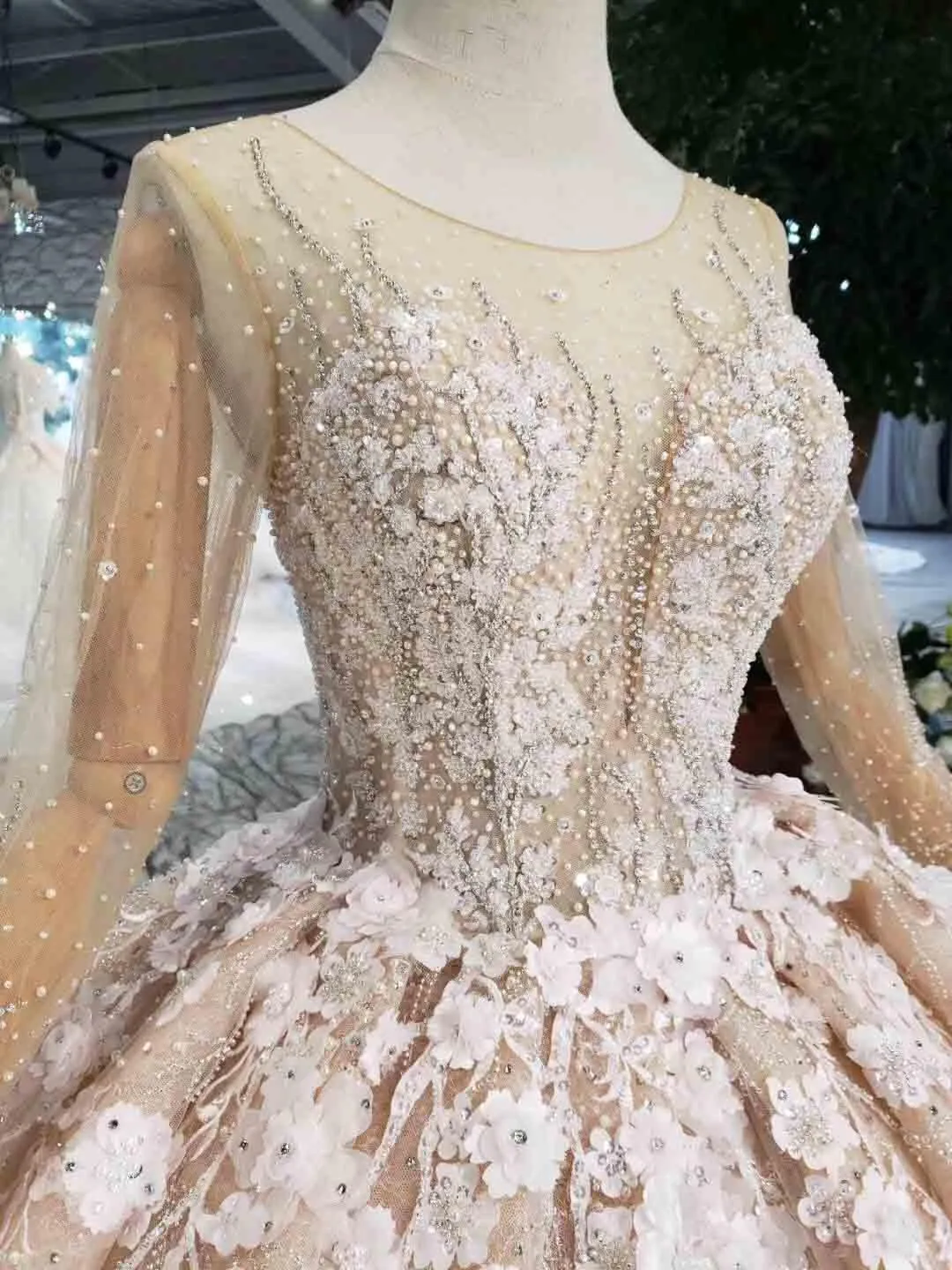 Elegant Long Sleeves Ball Gown Beading Wedding Dress With Flowers WD377