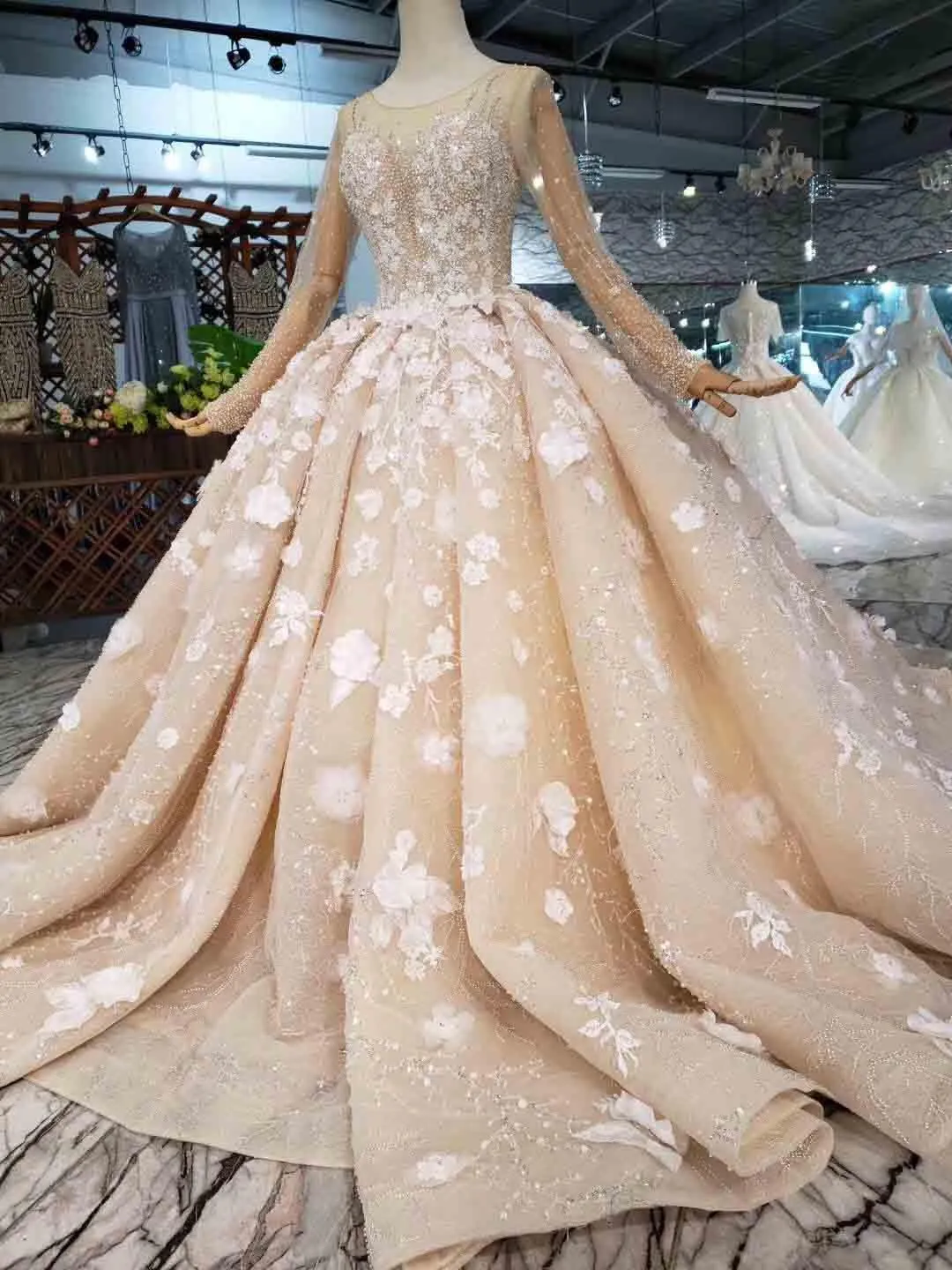 Elegant Long Sleeves Ball Gown Beading Wedding Dress With Flowers WD377