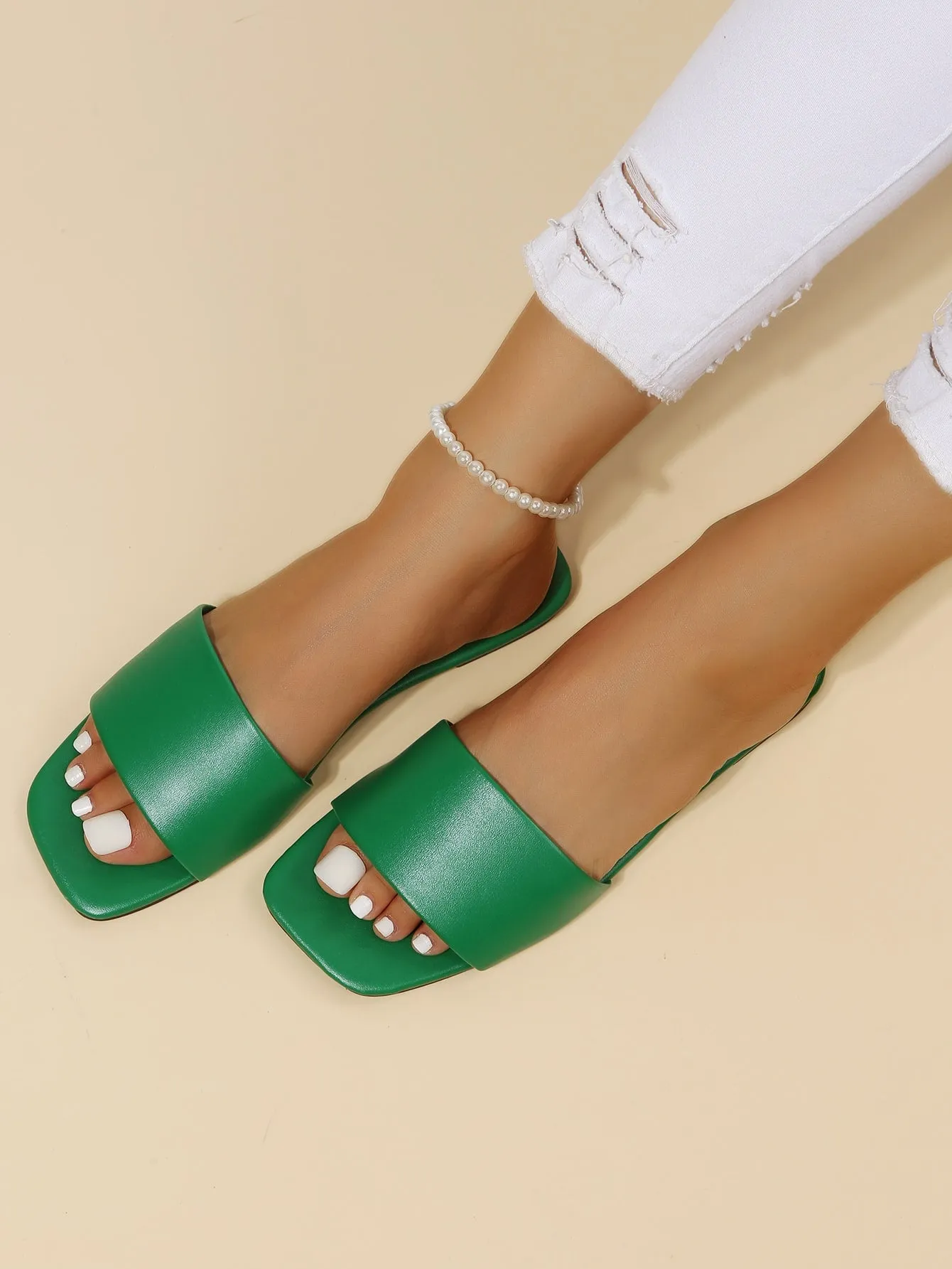 FLAT OPEN TOE FASHION SANDALS