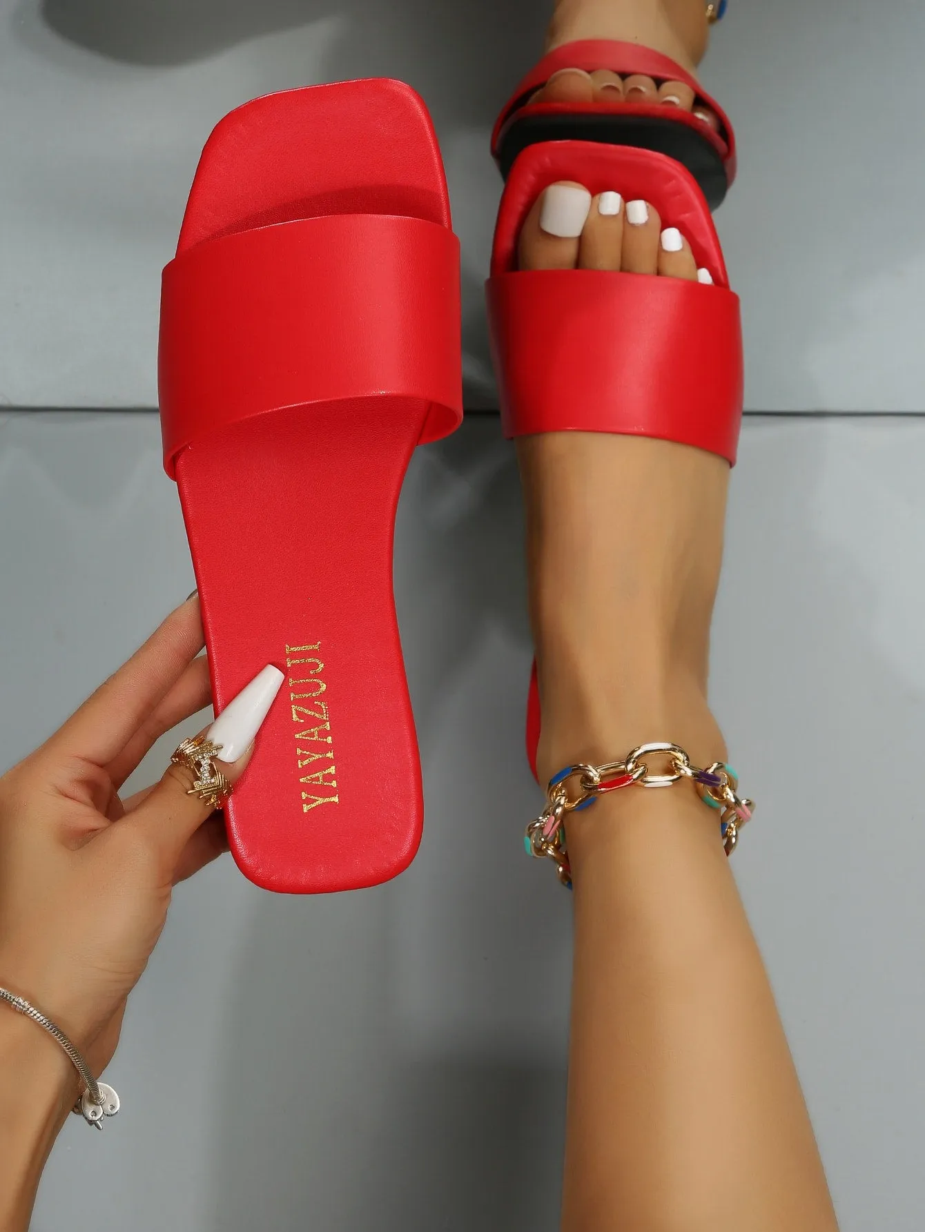 FLAT OPEN TOE FASHION SANDALS