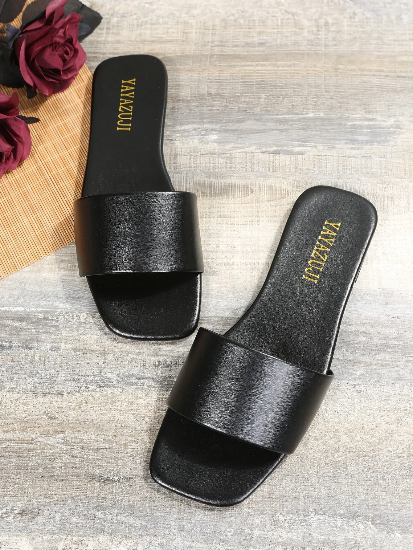 FLAT OPEN TOE FASHION SANDALS