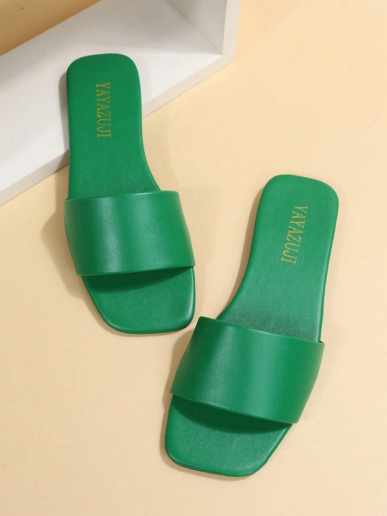 FLAT OPEN TOE FASHION SANDALS