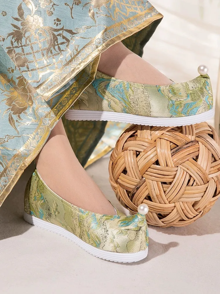 Hanfu Shoes: Painting of Mountains