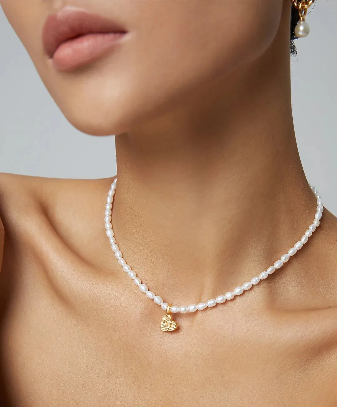 Lorena - Heart Pearl Necklace