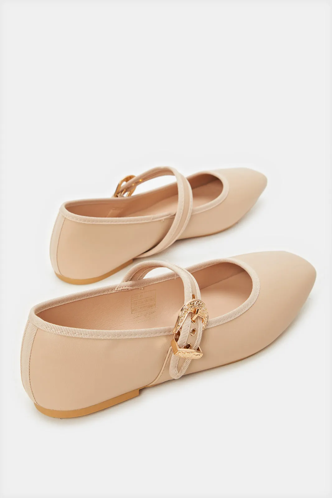 Women Beige Ballerina With Buckle Trim