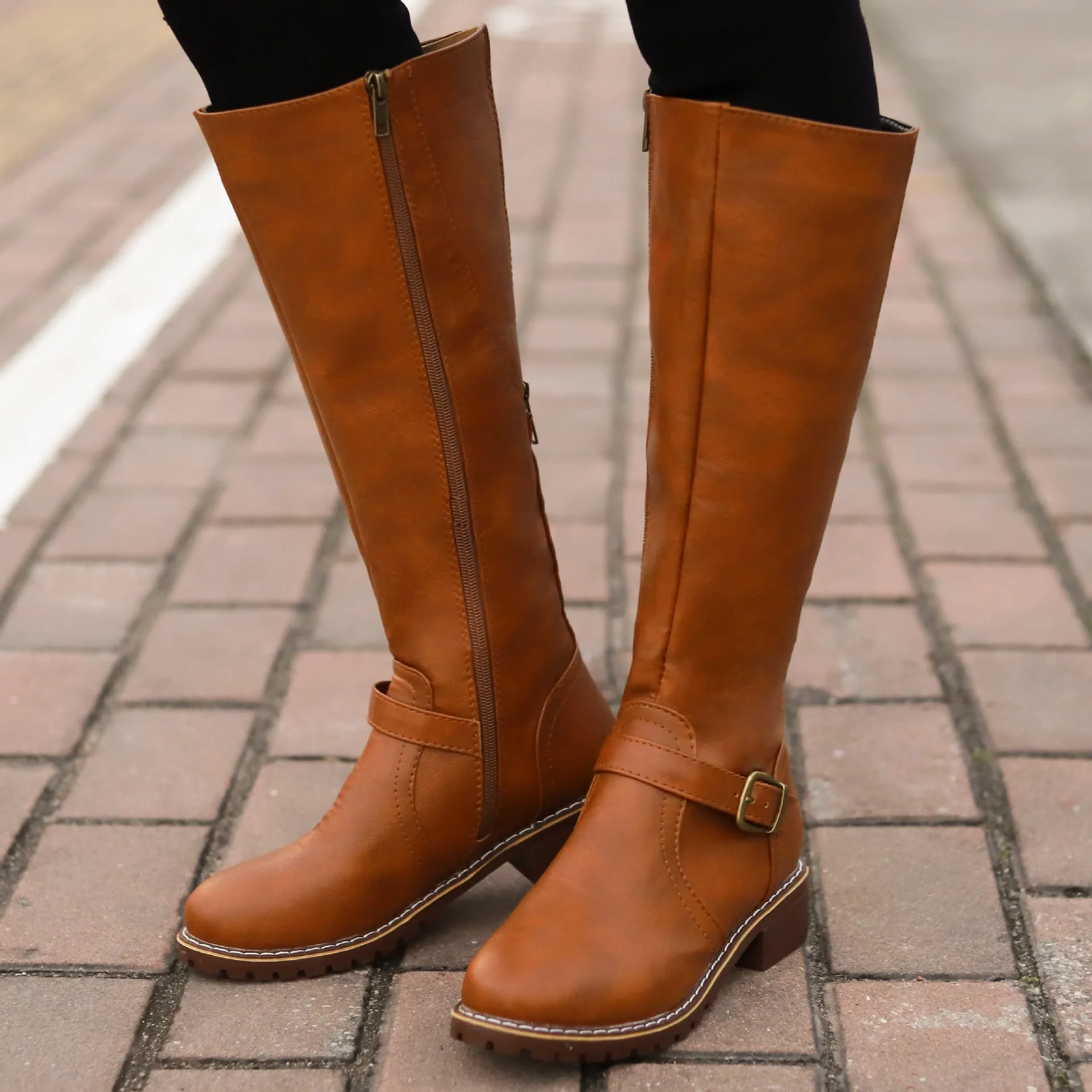 Women's knee high chunky low heel boots