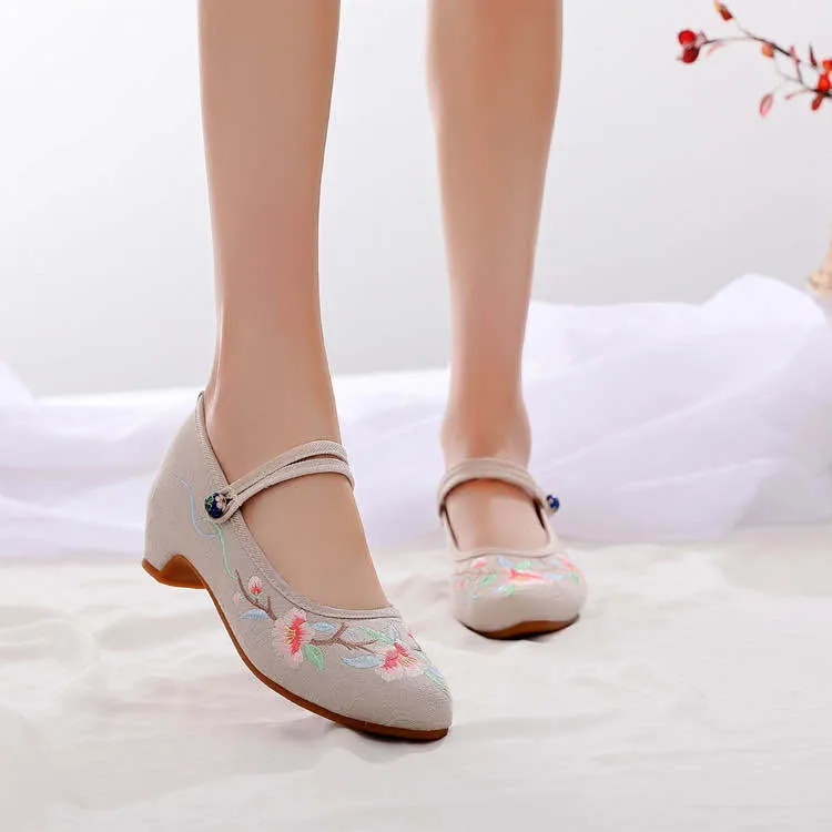 Women's Spring Ethnic Style Embroidered Height Increasing Canvas Shoes