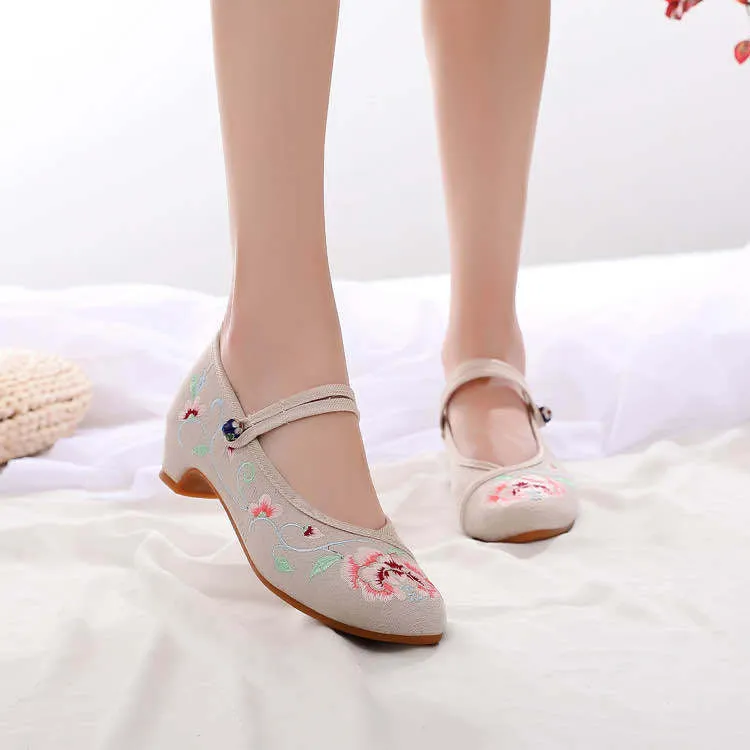 Women's Spring Ethnic Style Embroidered Height Increasing Canvas Shoes