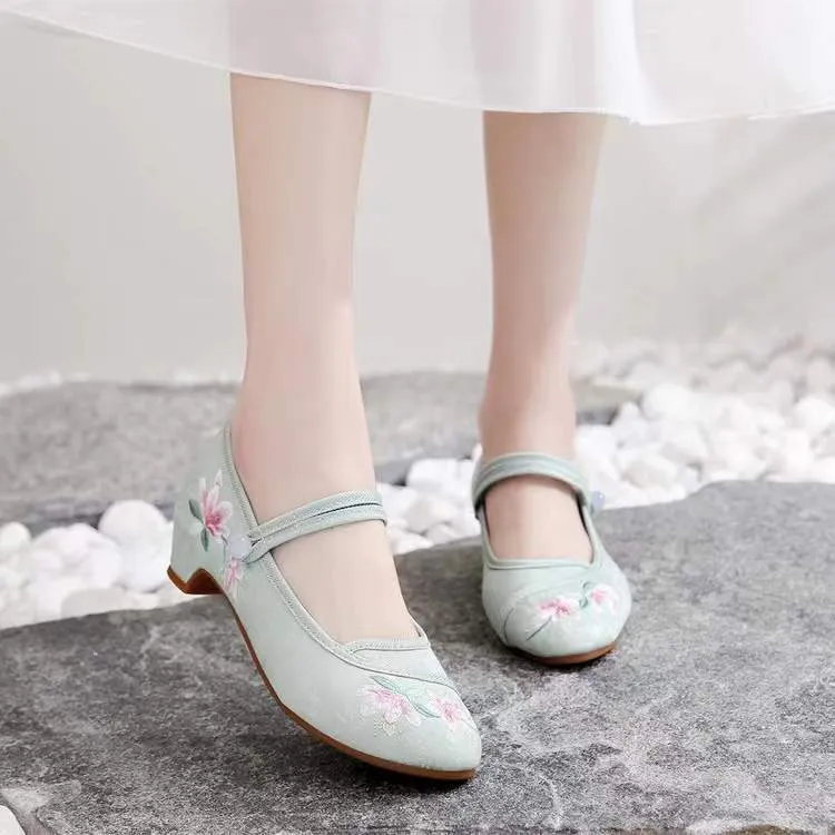 Women's Spring Ethnic Style Embroidered Height Increasing Canvas Shoes