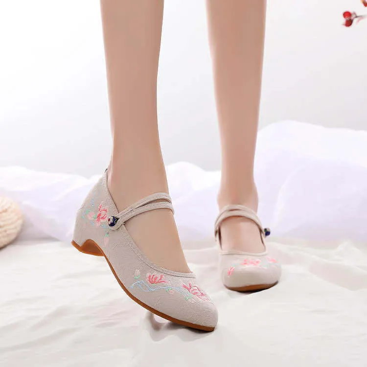 Women's Spring Ethnic Style Embroidered Height Increasing Canvas Shoes